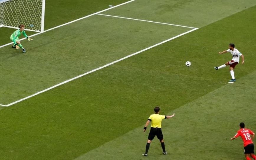 Tìm hiểu khái niệm vòng cấm địa bóng đá là gì?